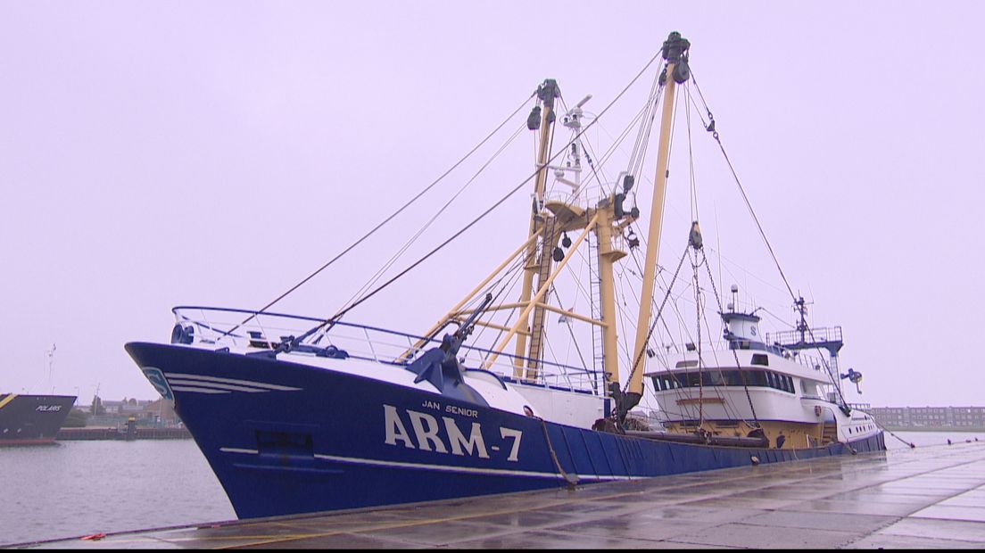 Schipper viskotter langer vast, overige bemanning vrij