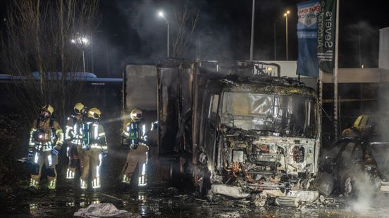 Ongeluk bij oprit A12 | Botsing op Utrechtseweg in Houten. Ongeluk bij oprit A12 | Botsing op Utrechtseweg in Houten.