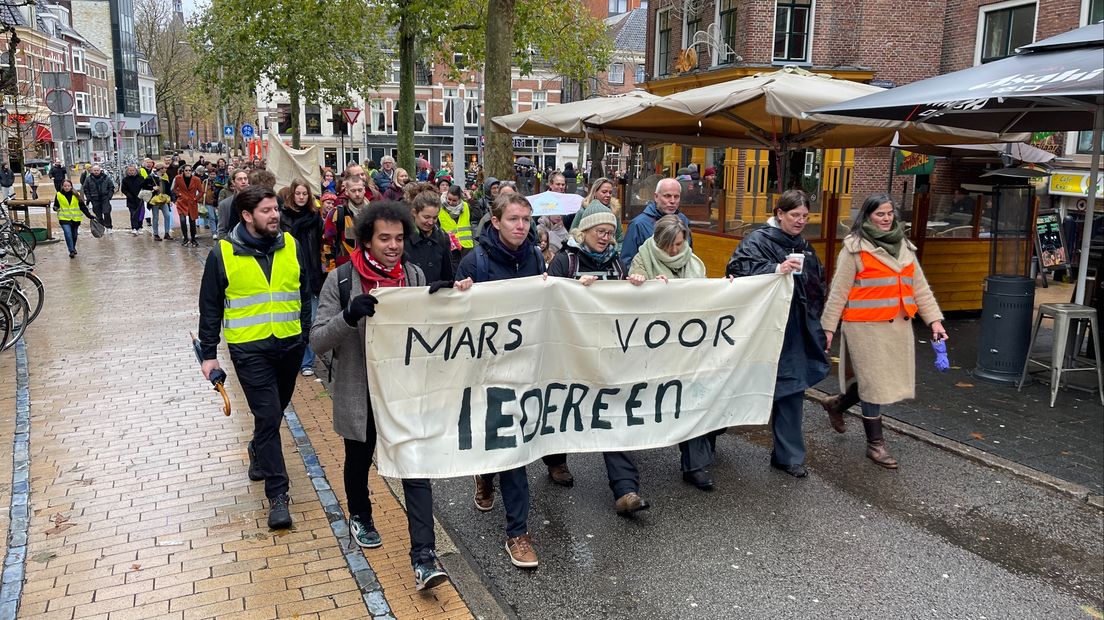 De mars voor iedereen in de binnenstad van Groningen