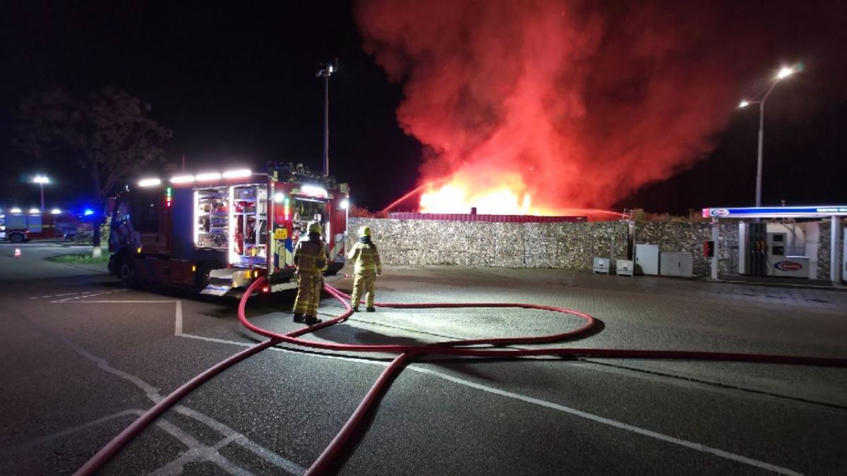 Aalten onderzoekt mogelijke verontreiniging terrein na brand bij afvalverwerker