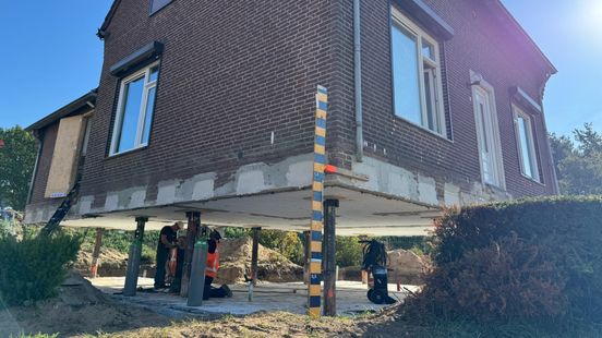 Huis 'zweeft' boven De Kamp in Well: buurtbewoners kijken hun ogen uit Home