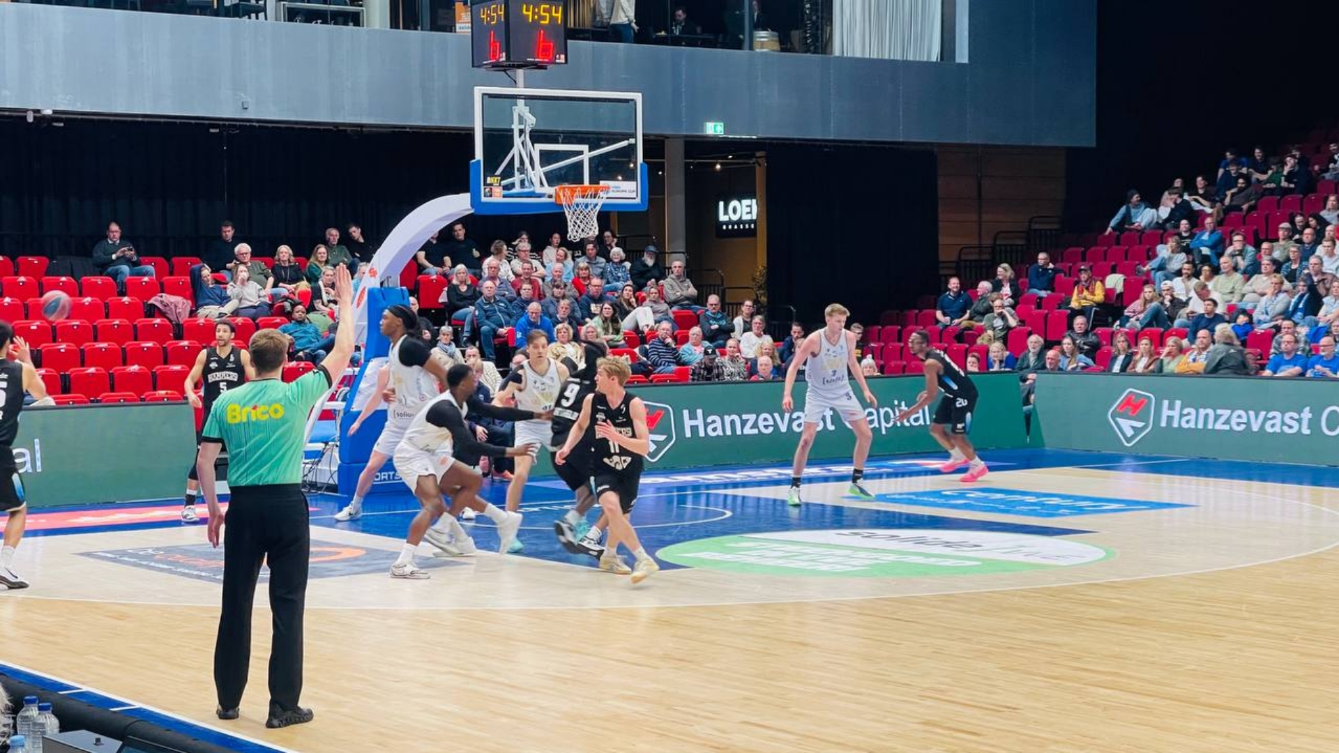 Donar onderuit tegen Landstede Hammers, coach Dourisseau weggestuurd
