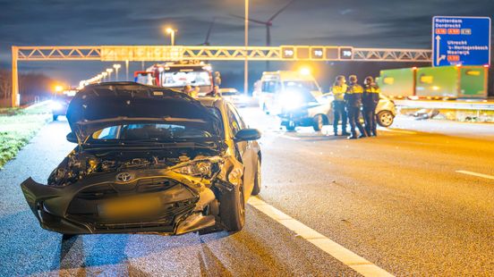 Schiedammers zwaargewond bij ongeluk op A16. Schiedammers zwaargewond bij ongeluk op A16.