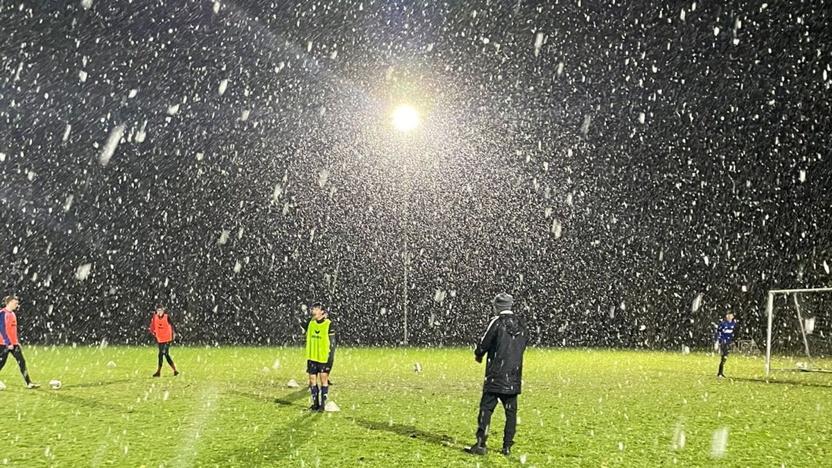 vv Gasselternijveen traint 's ochtends vroeg in de sneeuw: 'Wij zijn gek'