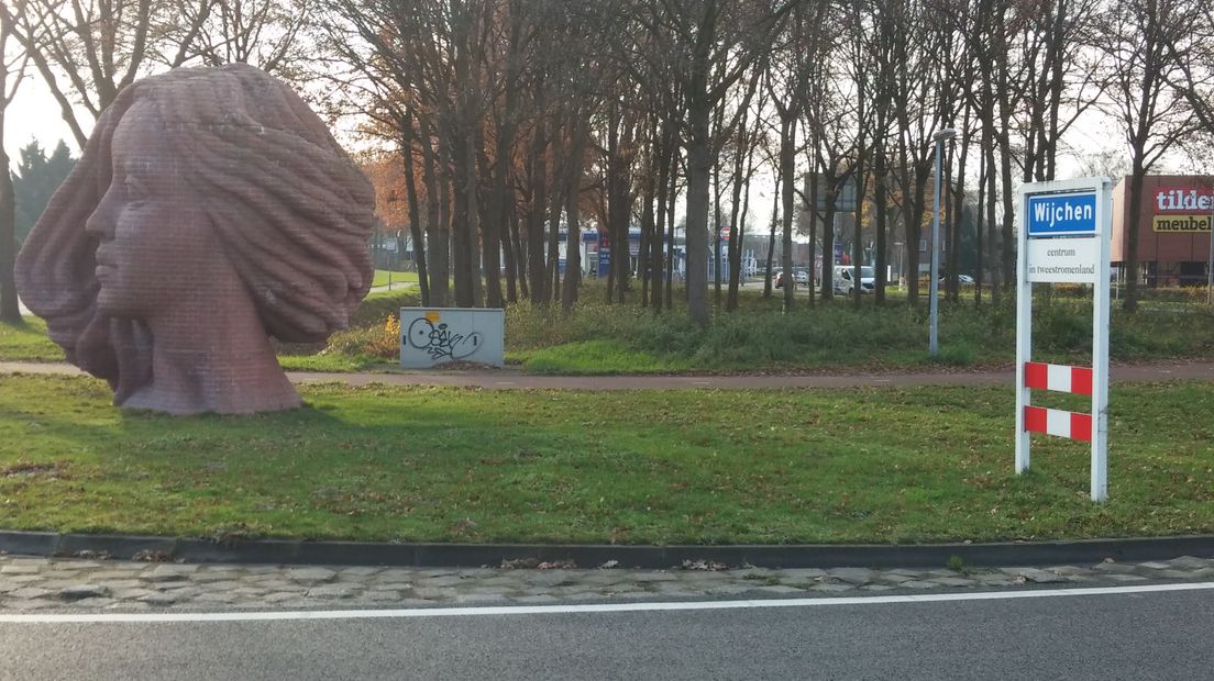 De gemeente Wijchen stopt met de aankoop van kunst. Door bezuinigingen is het beeldend kunstbeleid voor onbepaalde tijd stopgezet.