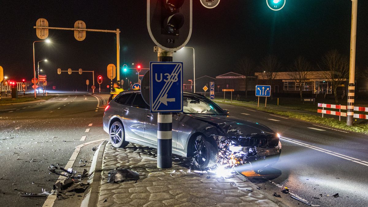 Twee auto's in botsing op de Rondweg in Lemmer