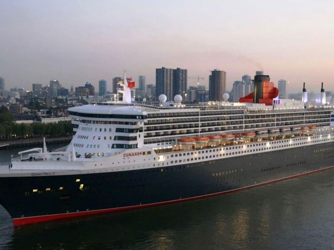 Tien jaar geleden kwam de Queen Mary 2 voor het laatst naar Rotterdam