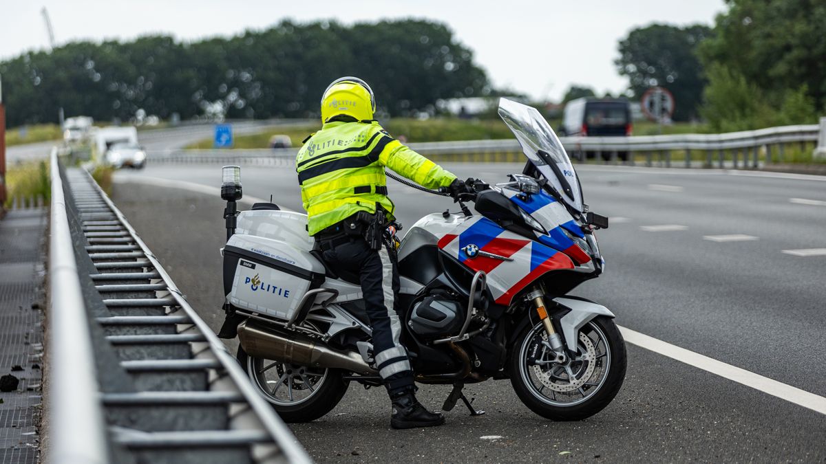 Grote politiecontrole bij Sneek levert 29 bekeuringen op