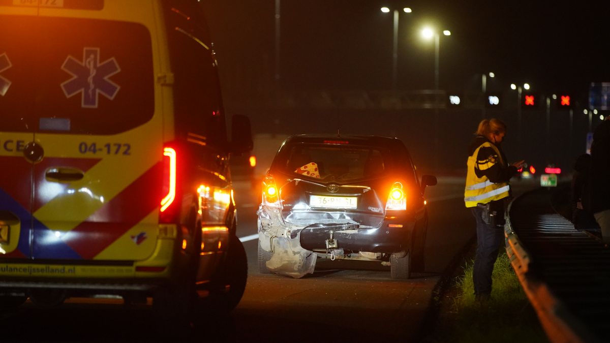 112 Nieuws: Gewonde bij kop-staartbotsing op A1 bij Deventer