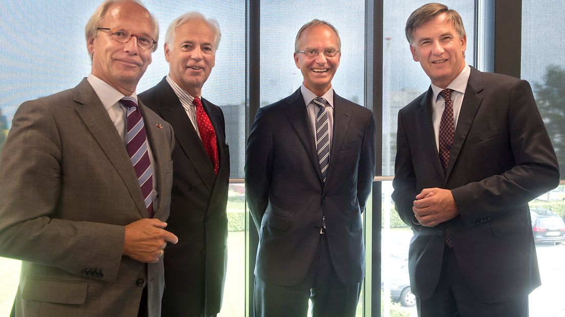 Sjoerd Vollebregt, Eiso Alberda van Ekenstein, minister Henk Kamp en burgemeester Cees Bijl van Emmen (Rechten: Gemeente Emmen)