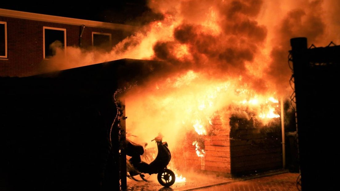 De brand in Veendam was uitslaand