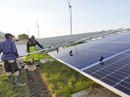 Streep door nieuwe zonneparken op landbouwgrond in Overijssel, gemeenten buitenspel