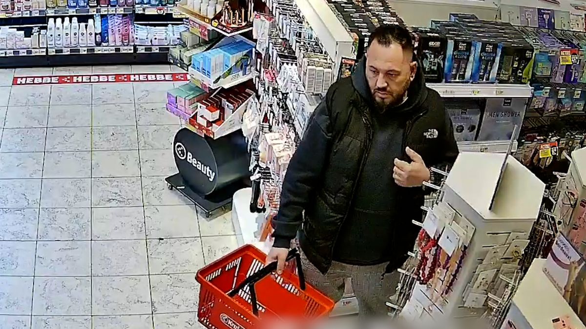 Leeg mandje, maar bodywarmer van winkeldief in Staphorst puilt uit
