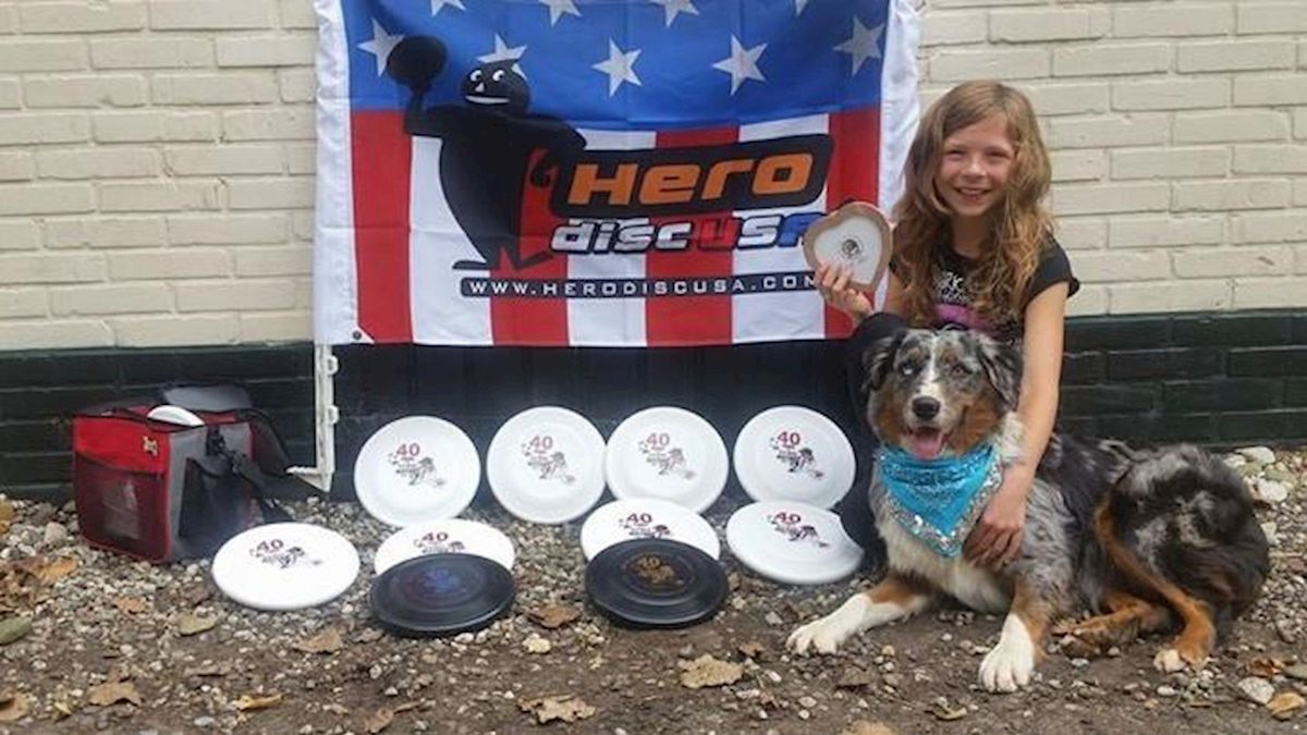 Amy (9) uit Beerzerveld derde op EK Dog Frisbee in Duitsland