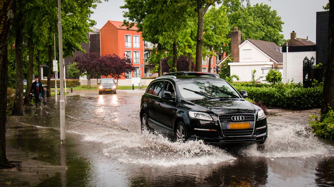 Bij hevige regenval kan het nodige water blijven staan.