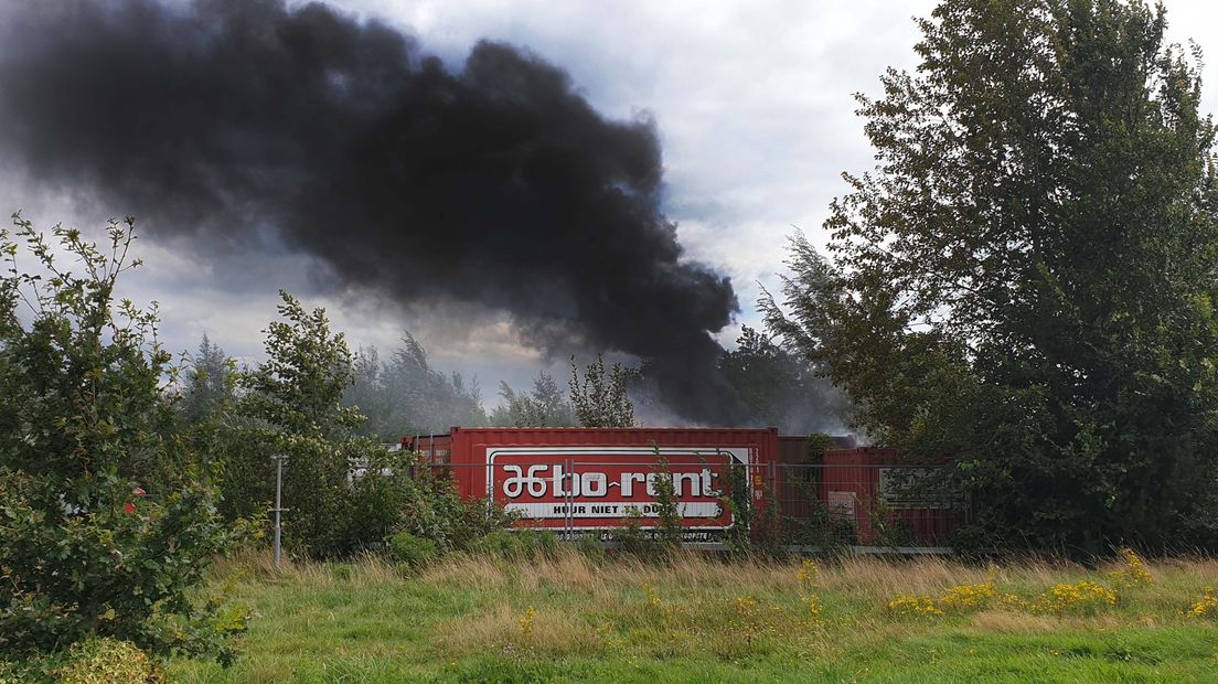 In Assen staat een bouwcontainer in brand (Rechten: RTV Drenthe/Persbureau Meter)