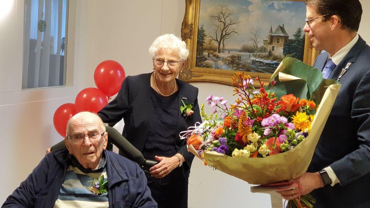 Dit echtpaar is 70 jaar getrouwd en kan het toch vieren - Omroep Gelderland