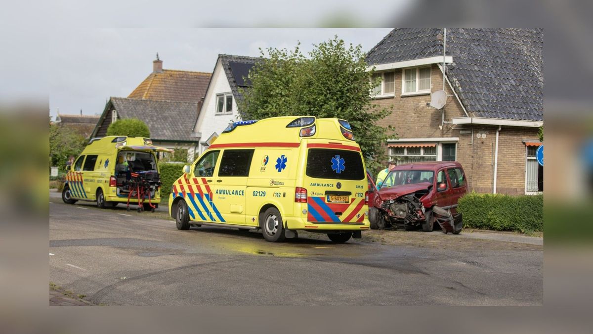 Twee gewonden bij botsing in Steggerda