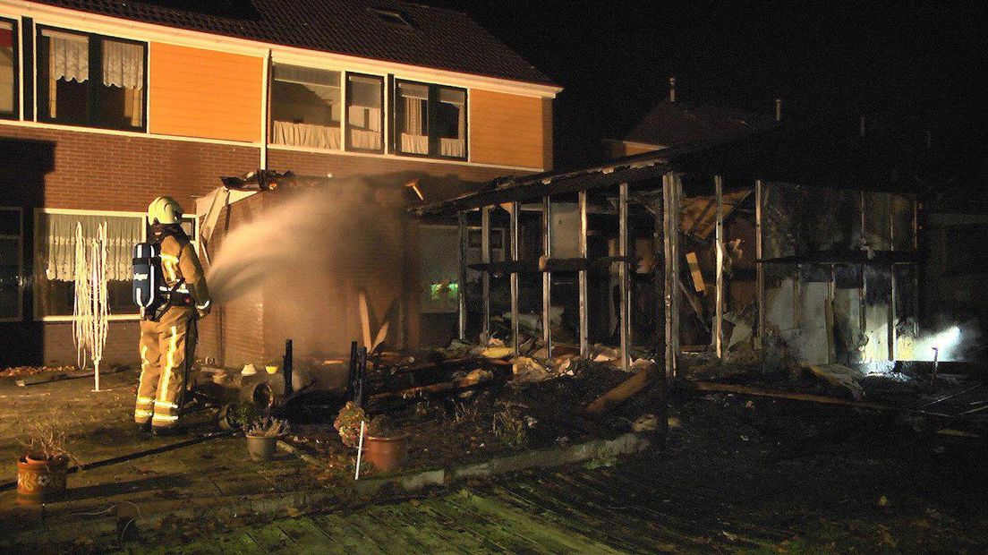 In Veenoord stond een schuurtje in brand (Rechten: Persbureau Meter)