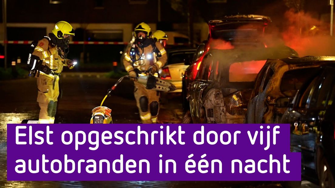 Meerdere auto's in brand, brandstichting niet uitgesloten