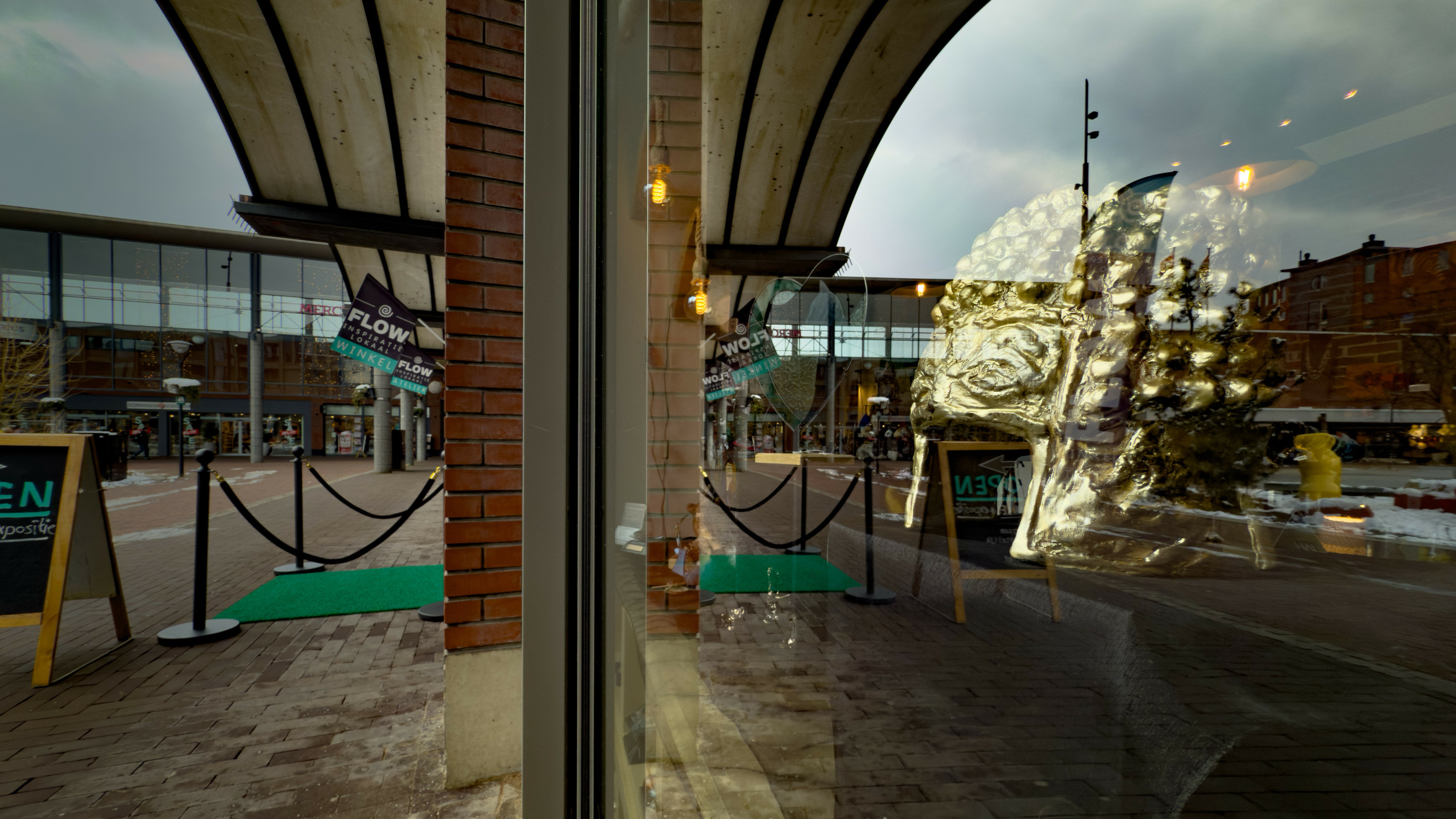 'Gouden helm' van Cotofenesti ligt in Asser etalage - RTV Drenthe