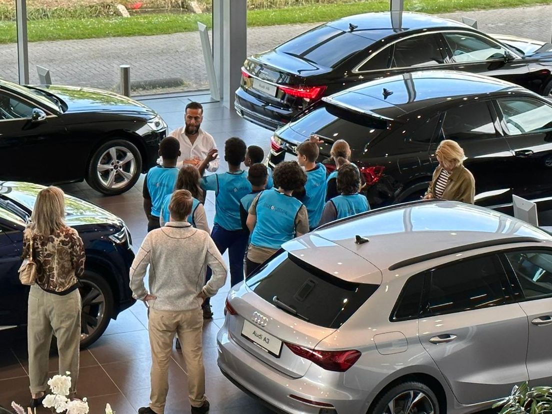 Uitleg aan scholieren van groep 8