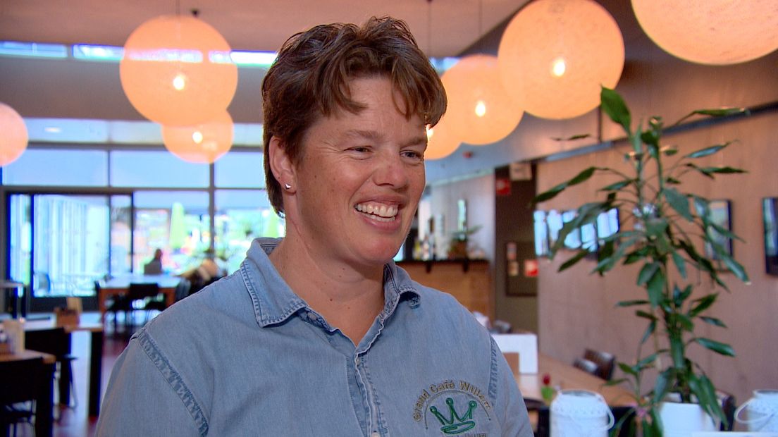 Anna-Marie Konraad zangeres toetsenist Zeeuwse Muzikanten