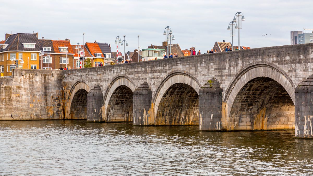 Verdwijnt het vertrouwde en markante beeld van de historische Sint Servaasbrug?
