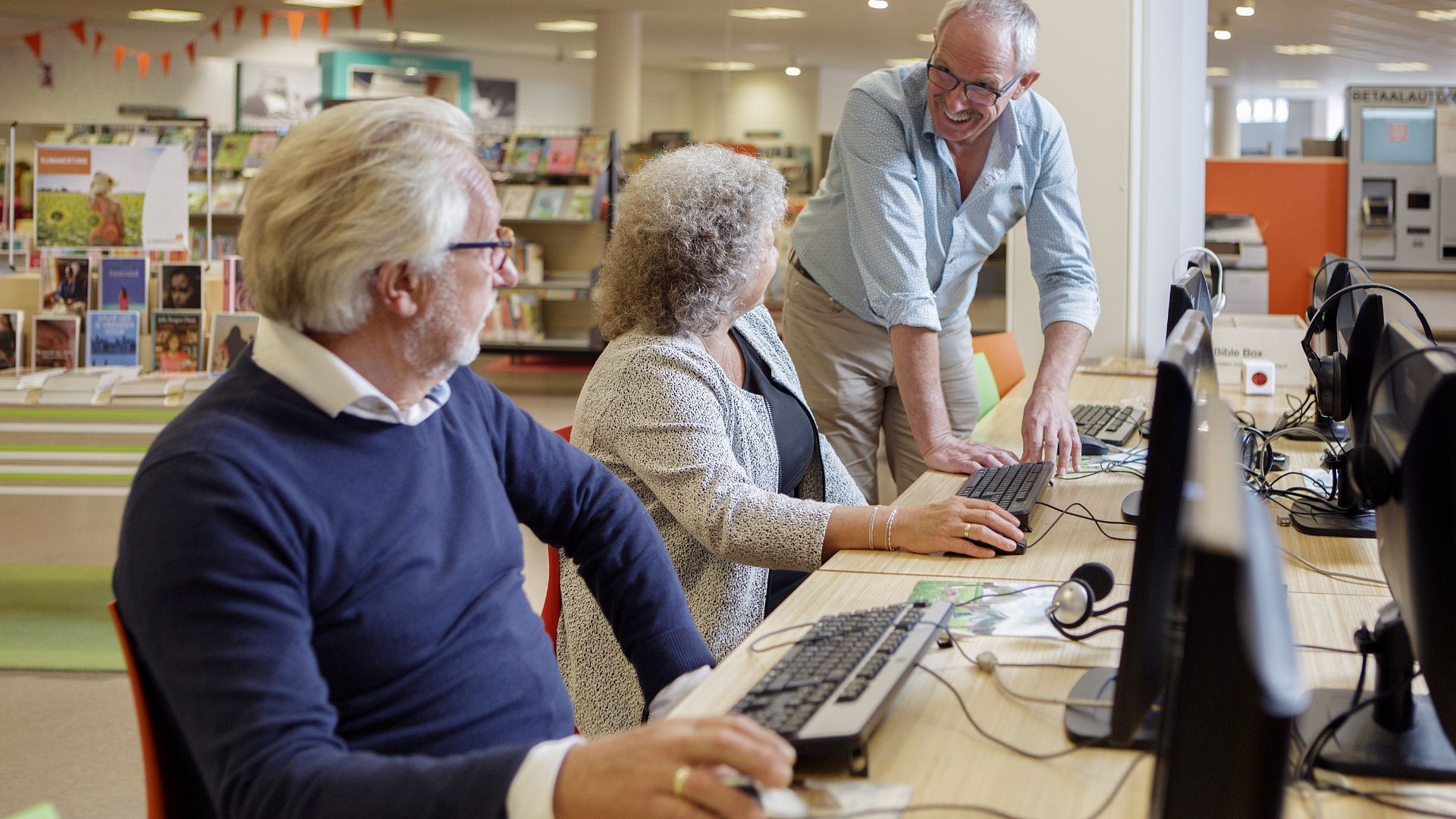 De bibliotheken organiseren regelmatig cursussen en workshops om digitale wegen nader te verkennen.