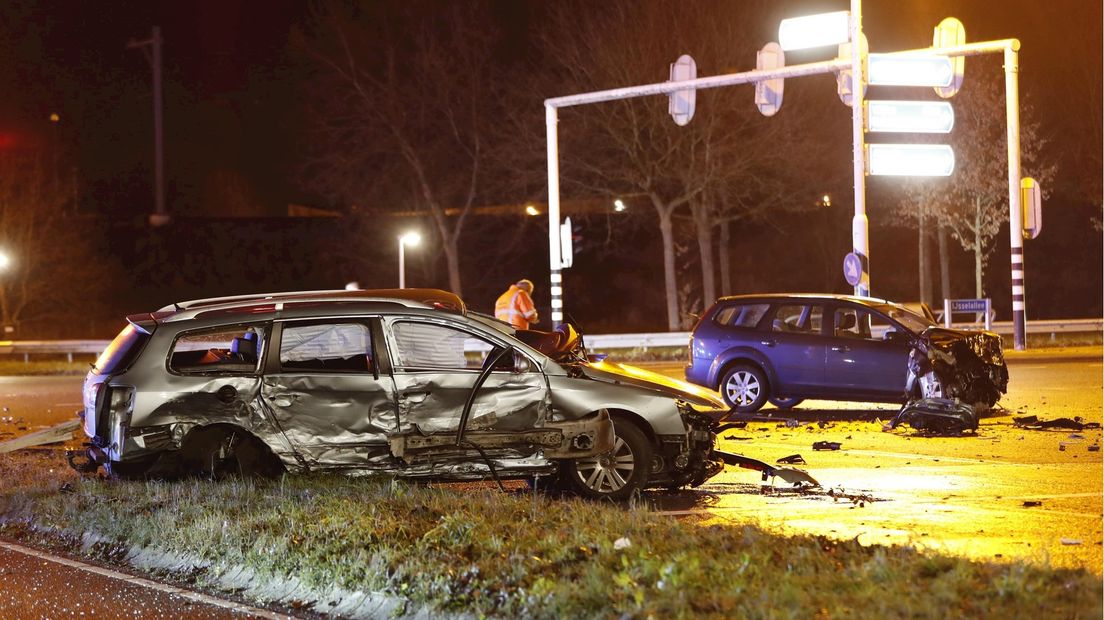 Twee auto's botsen in Zwolle