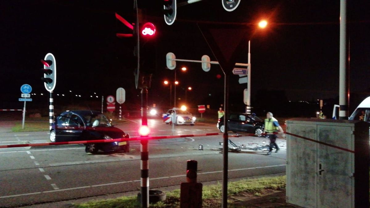 Ravage na harde botsing op kruising in Spaubeek