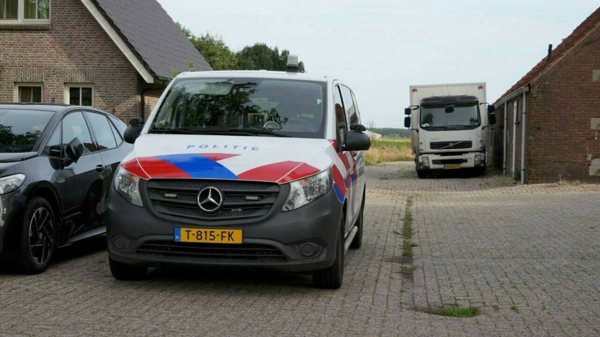 Politie doorzoekt pand De Krim in drugsonderzoek