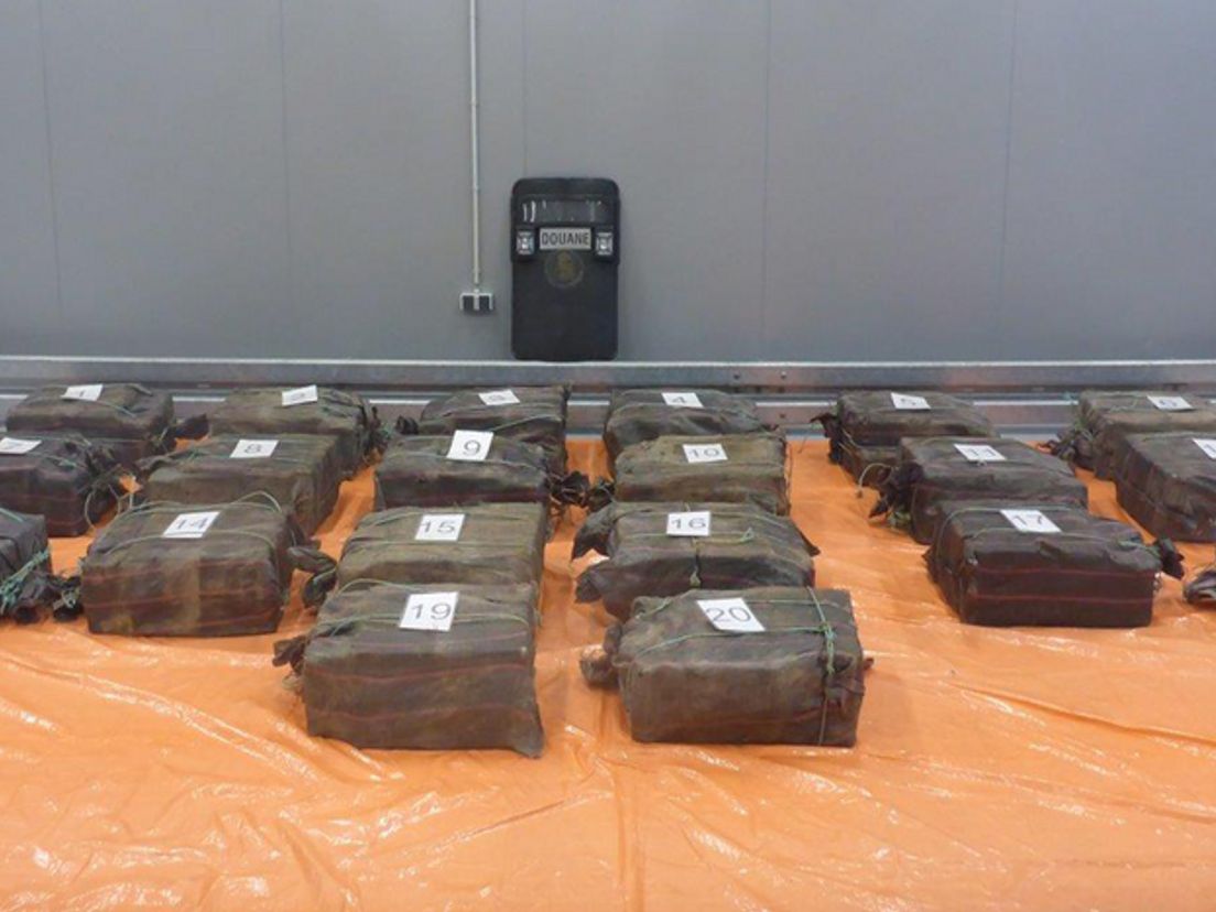 Douane vindt 1000 kilo drugs in container