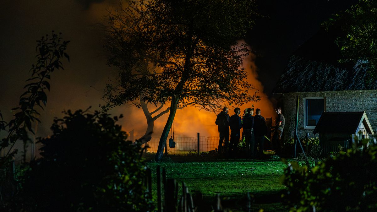 Brand in caravan in Sint Nicolaasga