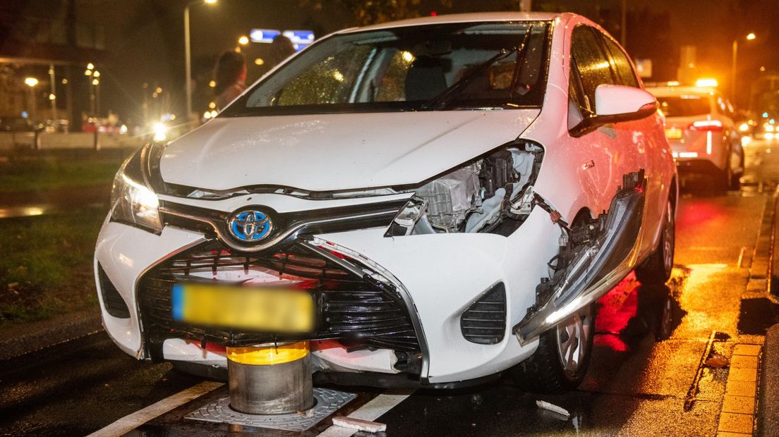 Vlaggetjes en felicitaties voor Haagse horrorpoller: al 'vijftig' keer knalde auto op paal