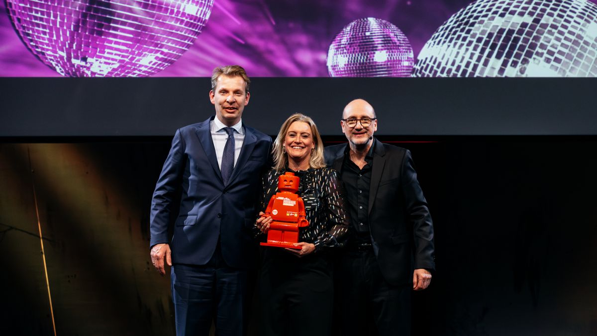 Camping Beerze Bulten wint innovatieprijs met robot 'Boshopper' voor service aan gasten