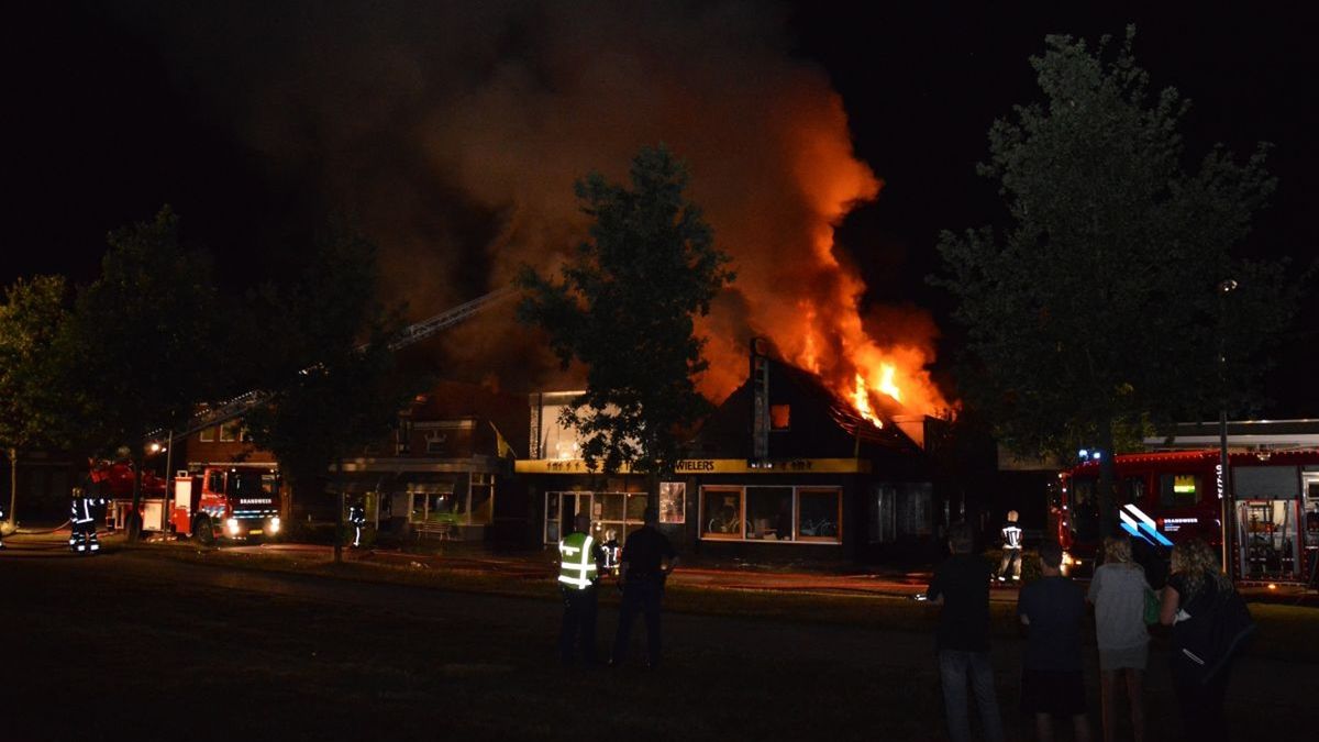Rijwielhandel in Nieuw-Weerdinge uitgebrand