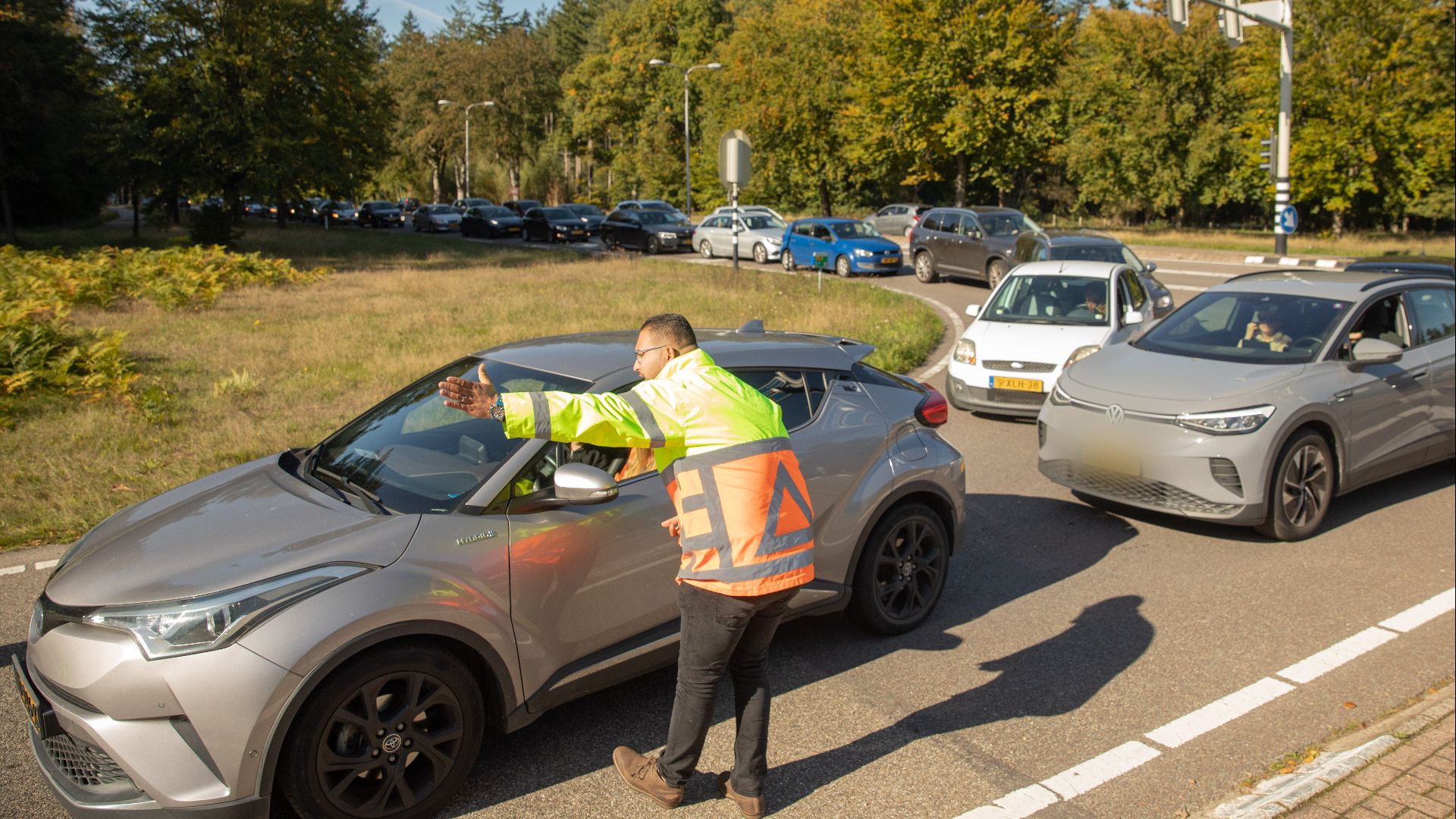 Beeld bij artikel: Betaald parkeren voorlopig geen oplossing voor verkeersdrukte in Lage Vuursche