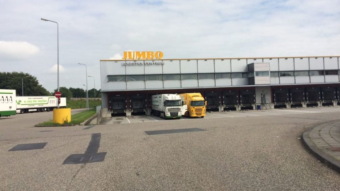 Bij het distributiecentrum in Beilen wordt gestaakt (Rechten: RTV Drenthe / Janet Oortwijn)