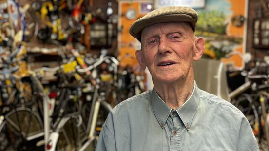 Topdrukte bij fietsmuseum van Wim (94) uit Bathmen na viral oproep Home