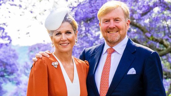 Willem-Alexander en Máxima duiken het bed in op tv: 'Ik wil de serie graag zien'