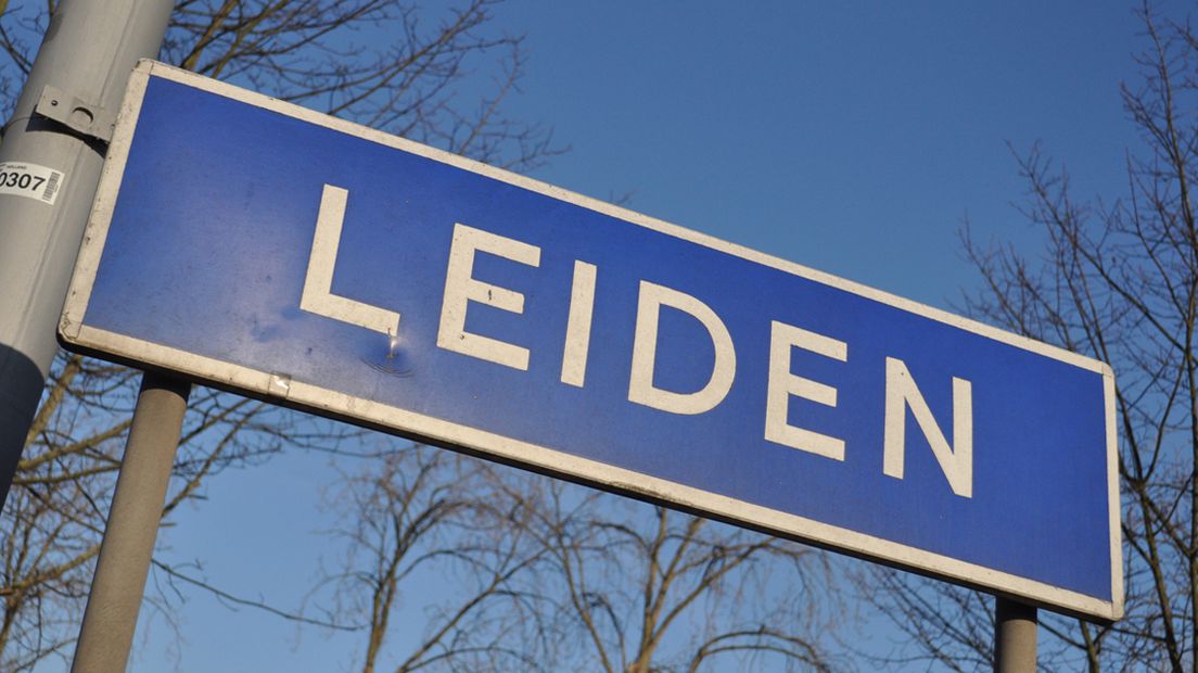 Leiden plaatsnaambord
