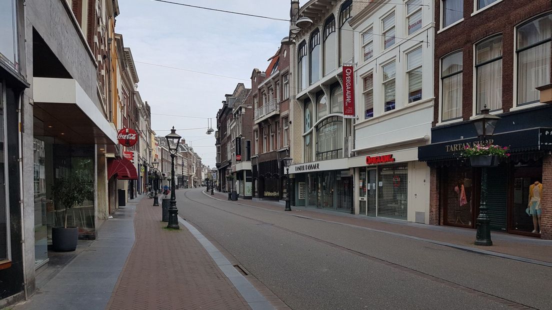 Duizenden hardlopers hadden hier aan de start van de Leiden Marathon moeten staan.