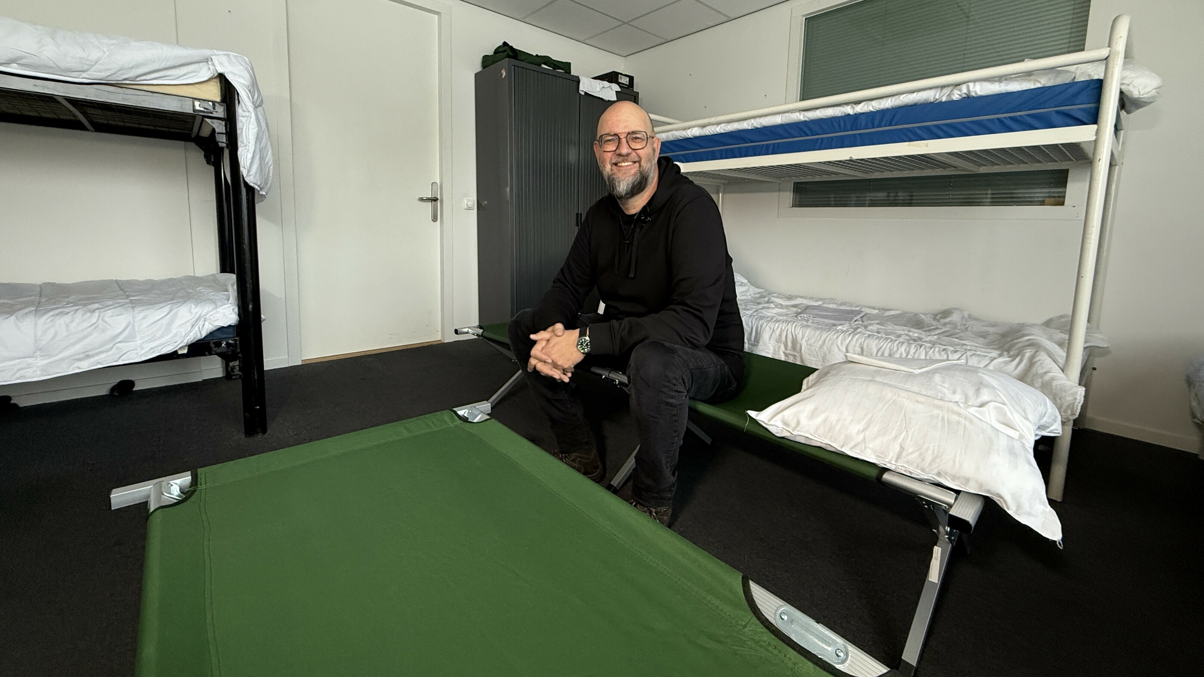Extra bedden voor daklozenopvang Assen en Emmen: 'Het liefst haal je iedereen van straat'
