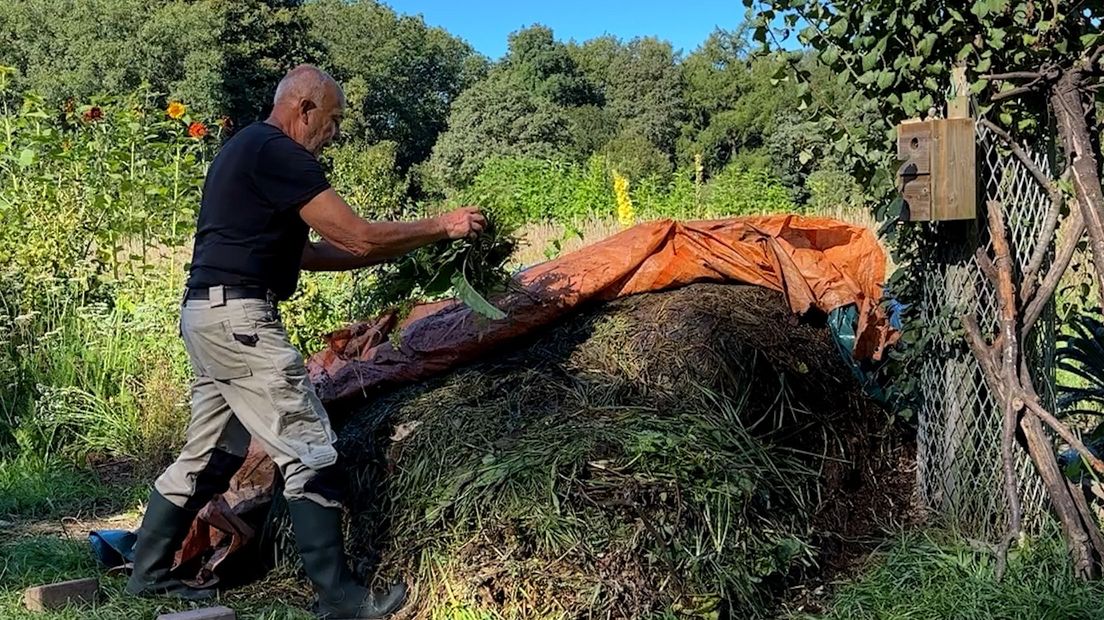 Biologische tuinder Alfons van Deursen: zo maak je zelf compost
