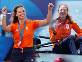 Prominente rol op thuis-WK voor roeizussen Ilse en Bente Paulis uit Dalen