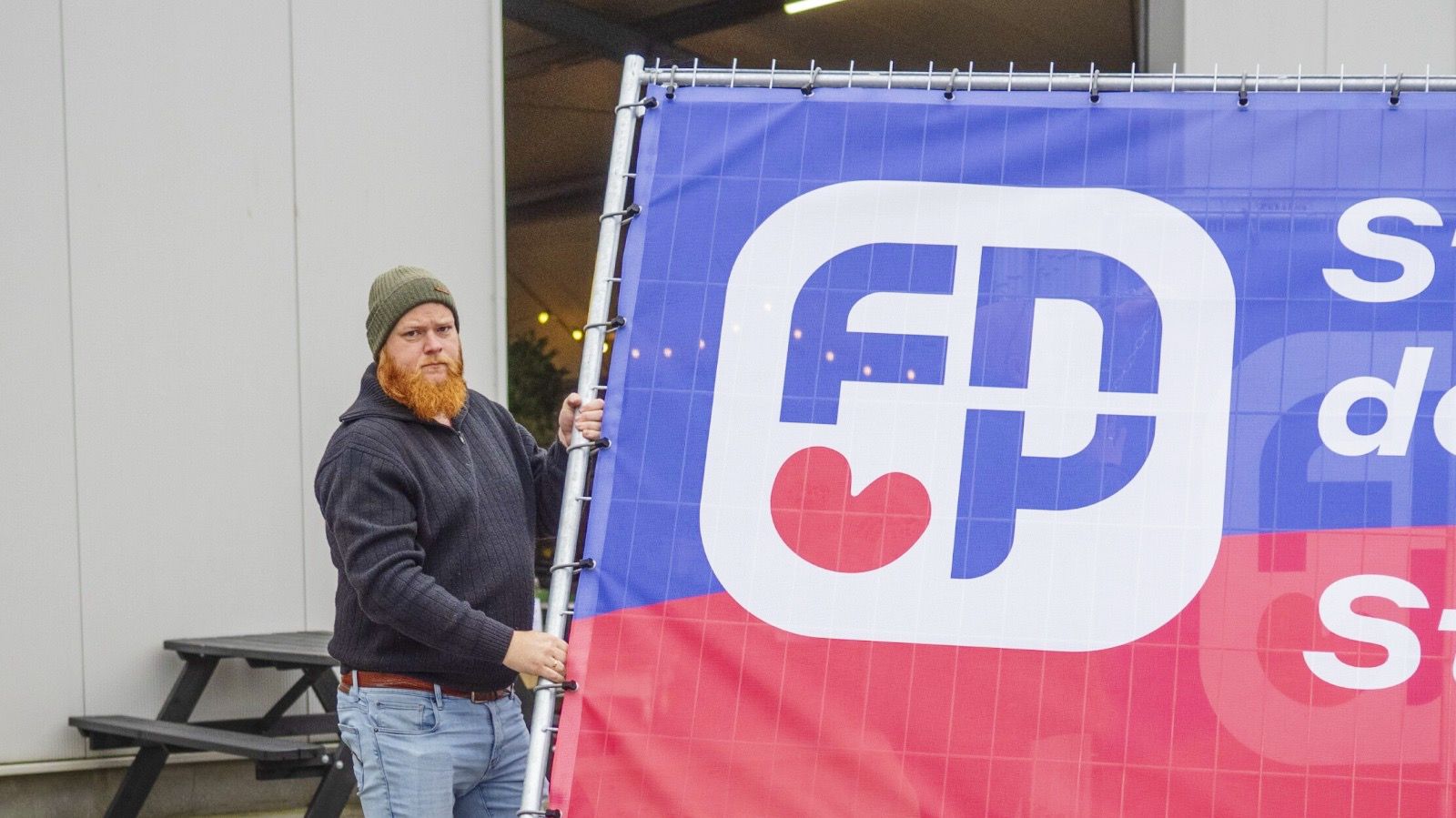 Deel van de FNP kritisch op verkiezingsavontuur: “Weggegooid geld”