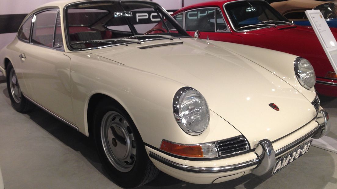 Porschefans opgelet: Heteren is vanaf nu the place to be. Daar werd donderdag het eerste Porsche Classic Center ter wereld geopend. Een droom voor Mark Wegh en zijn Porschecentrum.