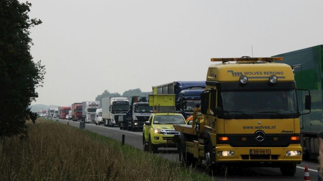 Door een onwelwording ontstond een file op de A1