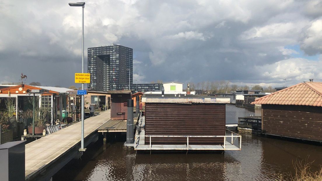De Woonschepenhaven in de stad Groningen.